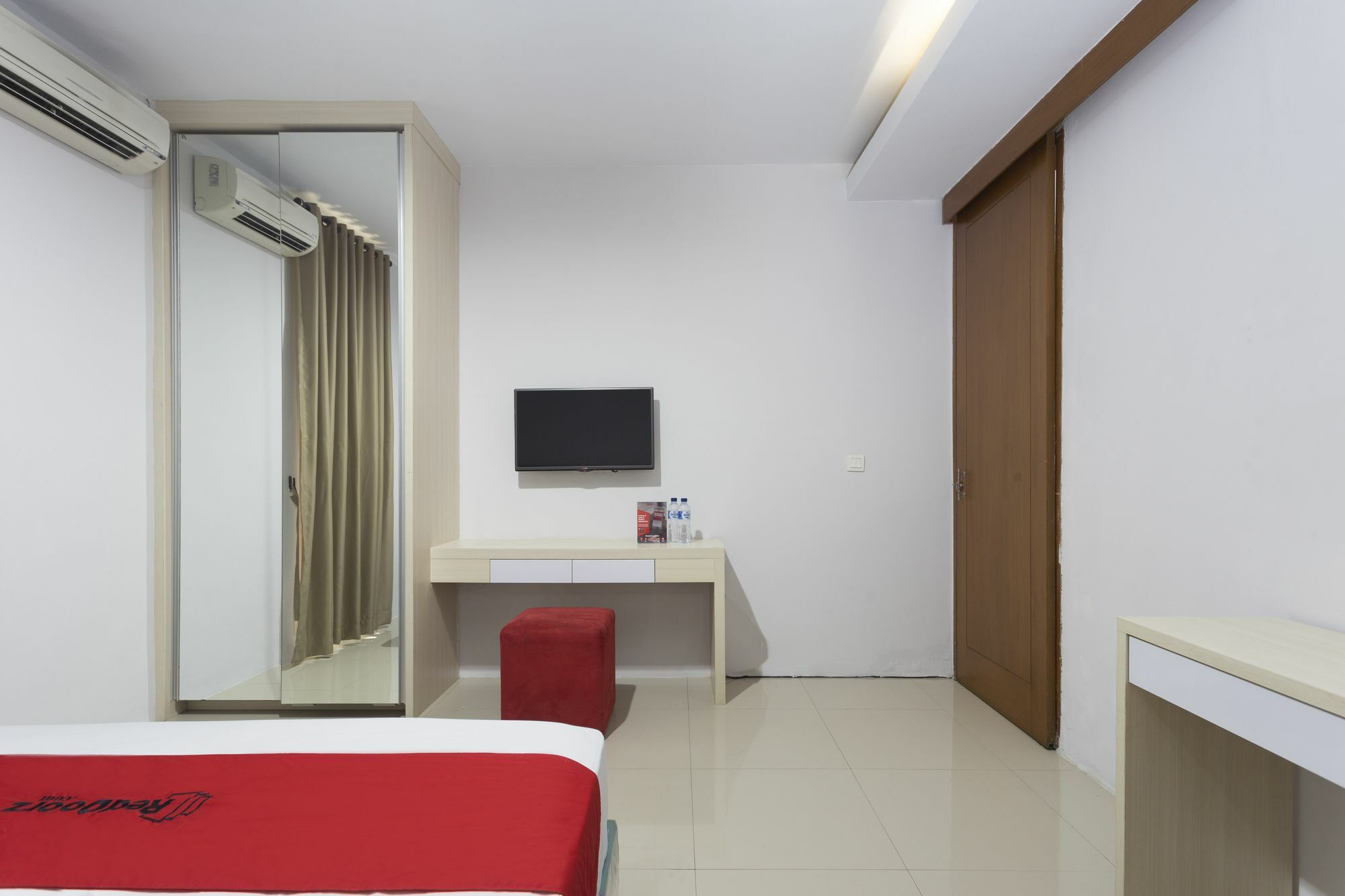 Reddoorz Plus Near Cilandak Town Square 2 Jakarta Exteriör bild