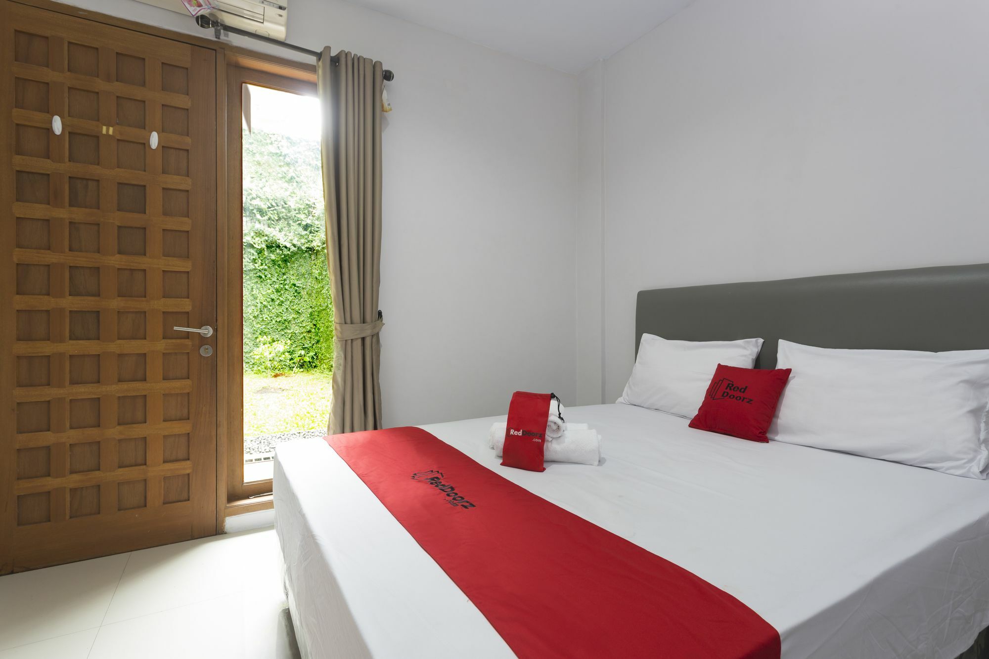 Reddoorz Plus Near Cilandak Town Square 2 Jakarta Exteriör bild